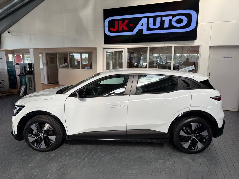 Renault Megane E-Tech 40 Equilibre 5d