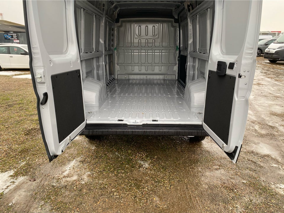 Peugeot e-Boxer 435 110 L3H2 Premium