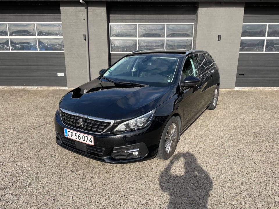 Peugeot 308 1,5 BlueHDi 130 Infinity SW 5d