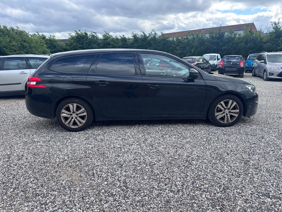 Peugeot 308 1,2 e-THP 110 Chili SW 5d