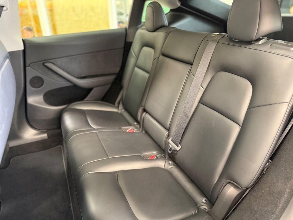 Tesla Model Y RWD 5d