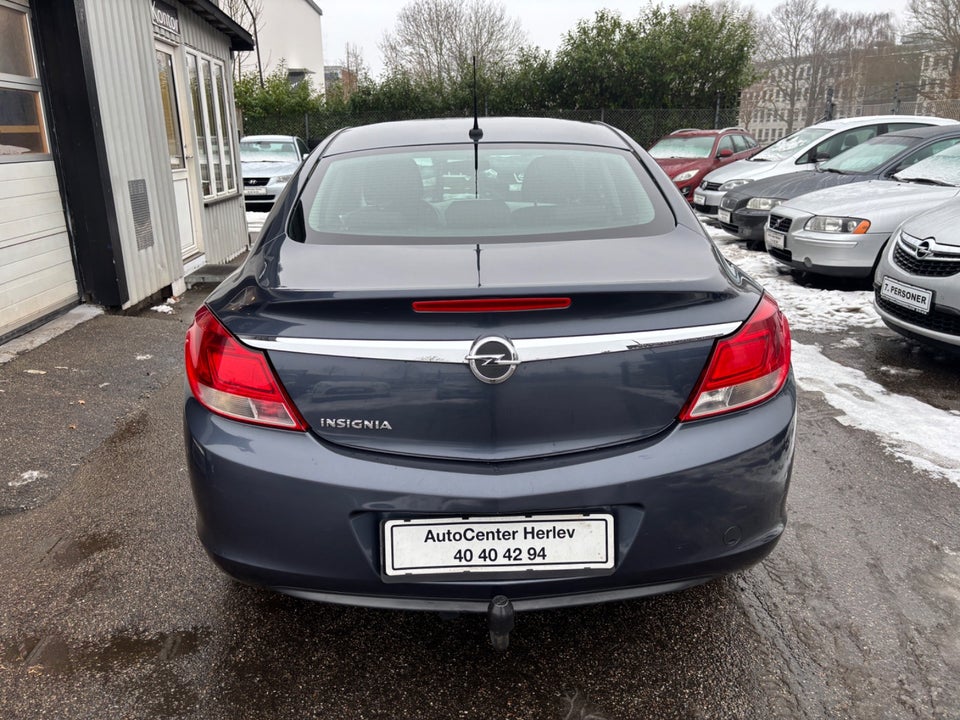 Opel Insignia 1,8 Edition 4d