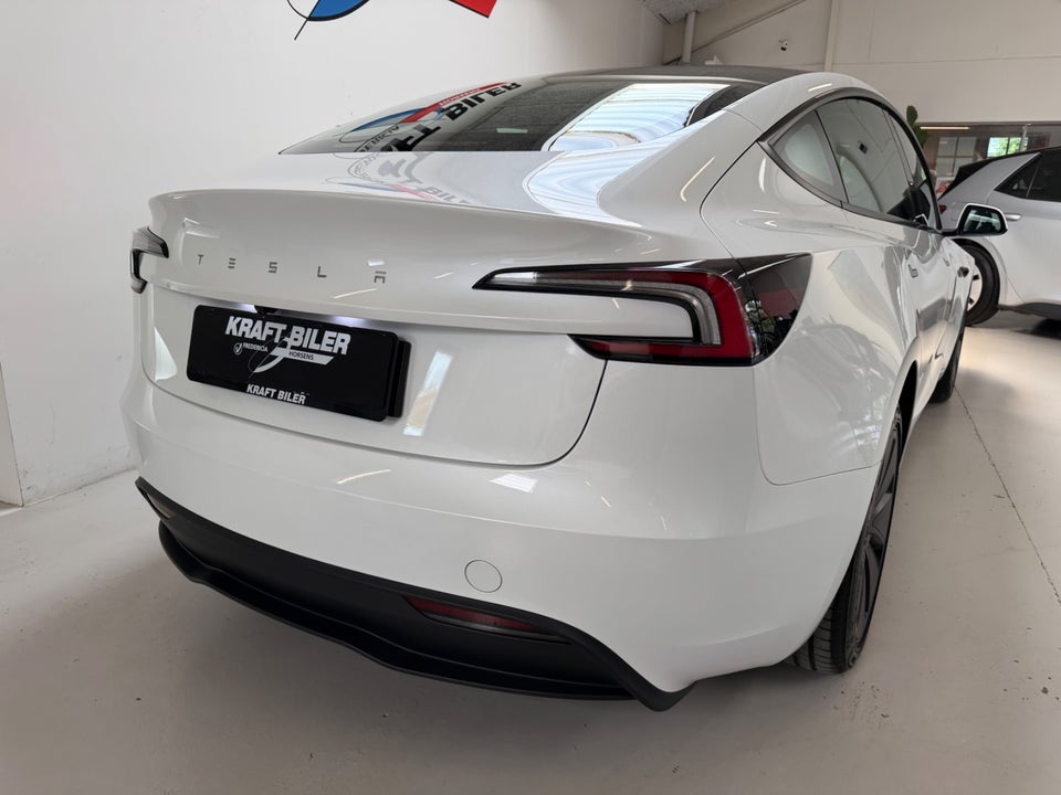 Tesla Model 3 RWD 4d