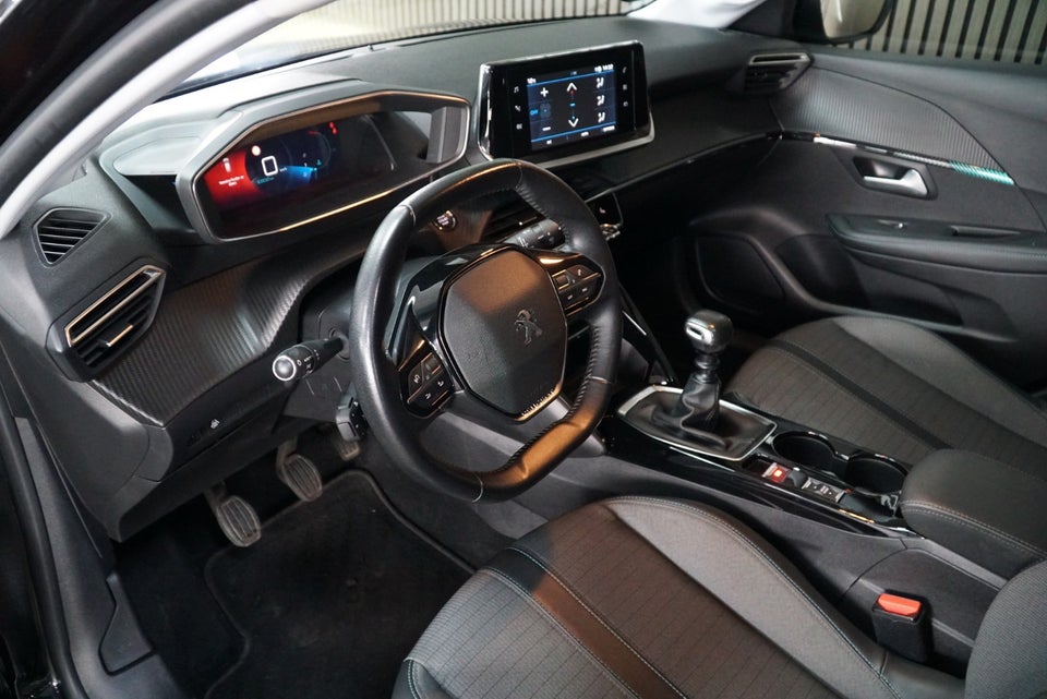 Peugeot 208 1,2 PureTech 100 Allure Sky 5d