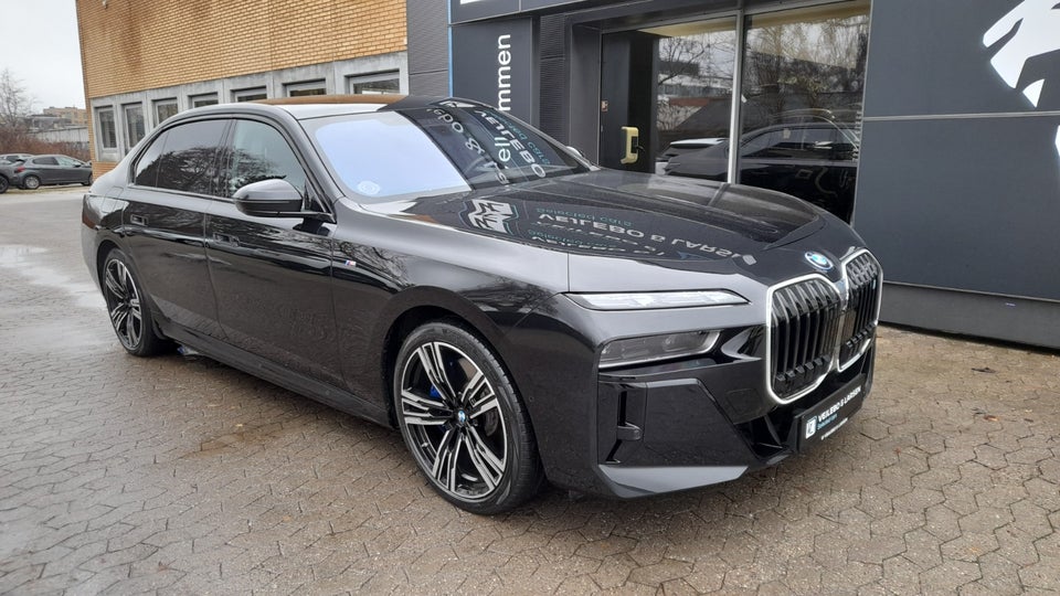 BMW i7 xDrive60 M-Sport 4d