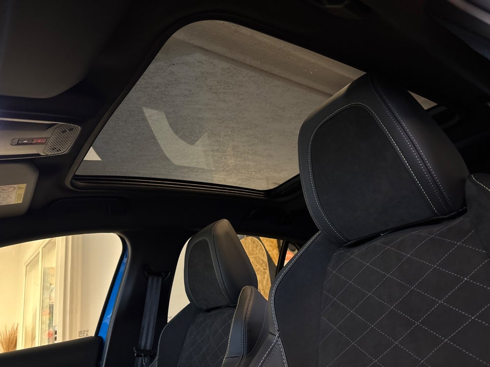 Peugeot e-208 50 GT Sky 5d