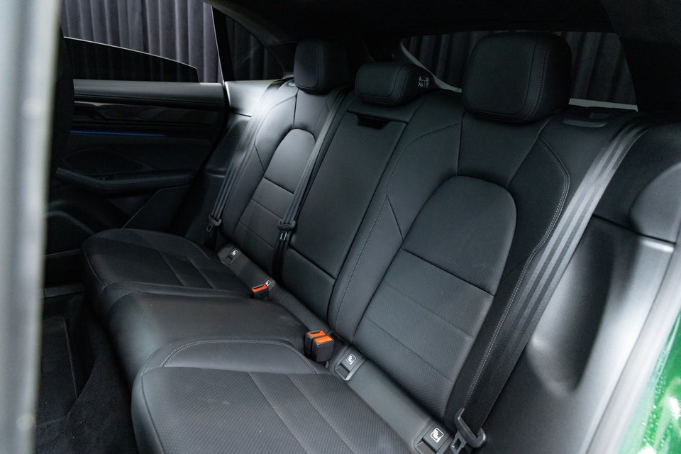 Porsche Macan Turbo 5d