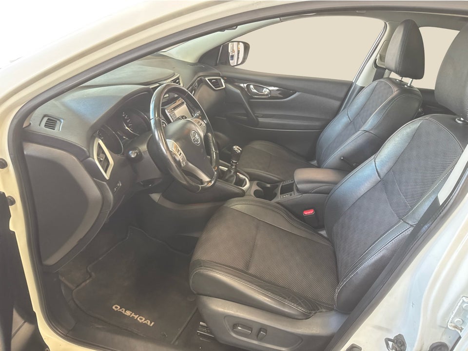 Nissan Qashqai 1,2 Dig-T 115 Tekna 5d