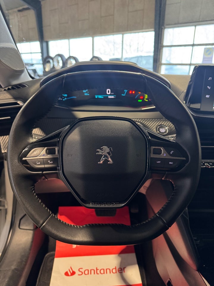 Peugeot e-208 50 Active 5d
