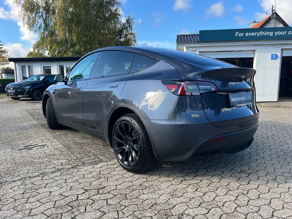 Tesla Model Y Long Range AWD 5d