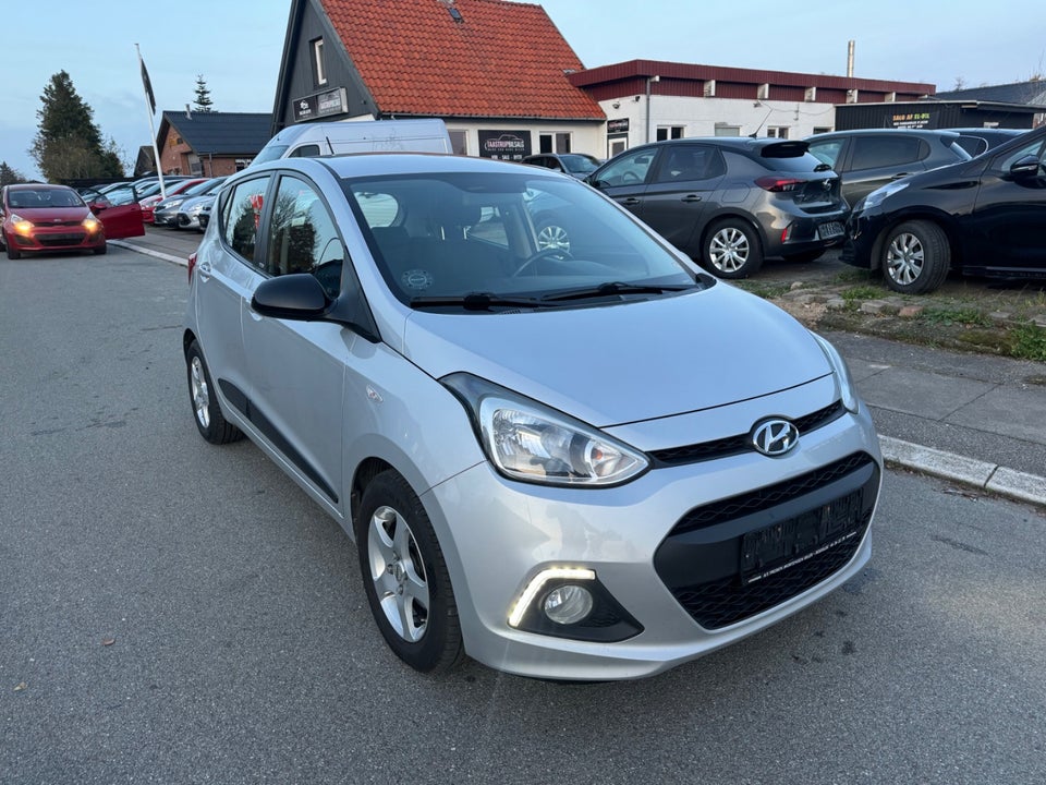 Hyundai i10 1,0 Black Line 5d