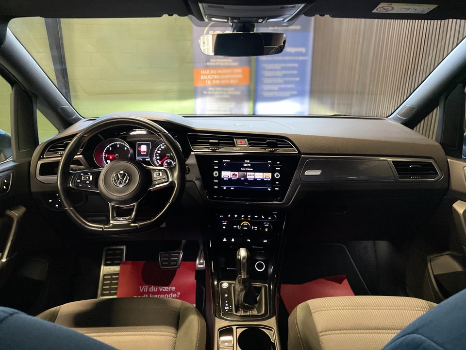 VW Touran 2,0 TDi 150 R-line DSG 7prs 5d