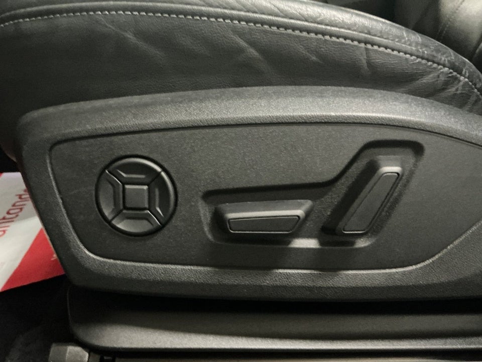 Audi Q4 e-tron 45 S-line quattro 5d