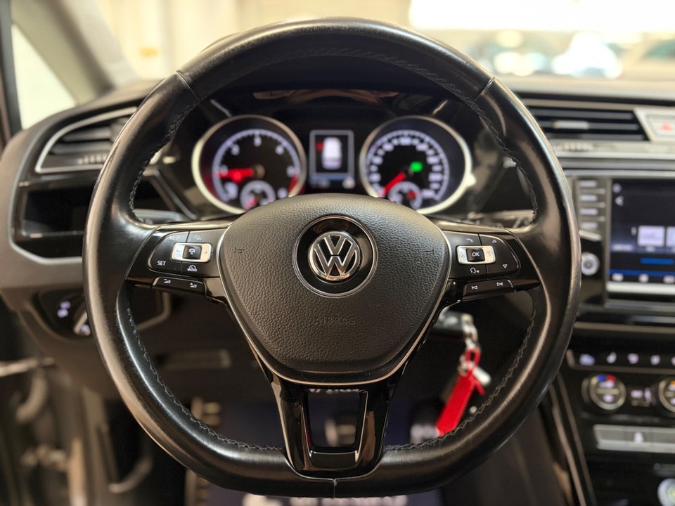 VW Touran 2,0 TDi 150 Highline DSG 5d