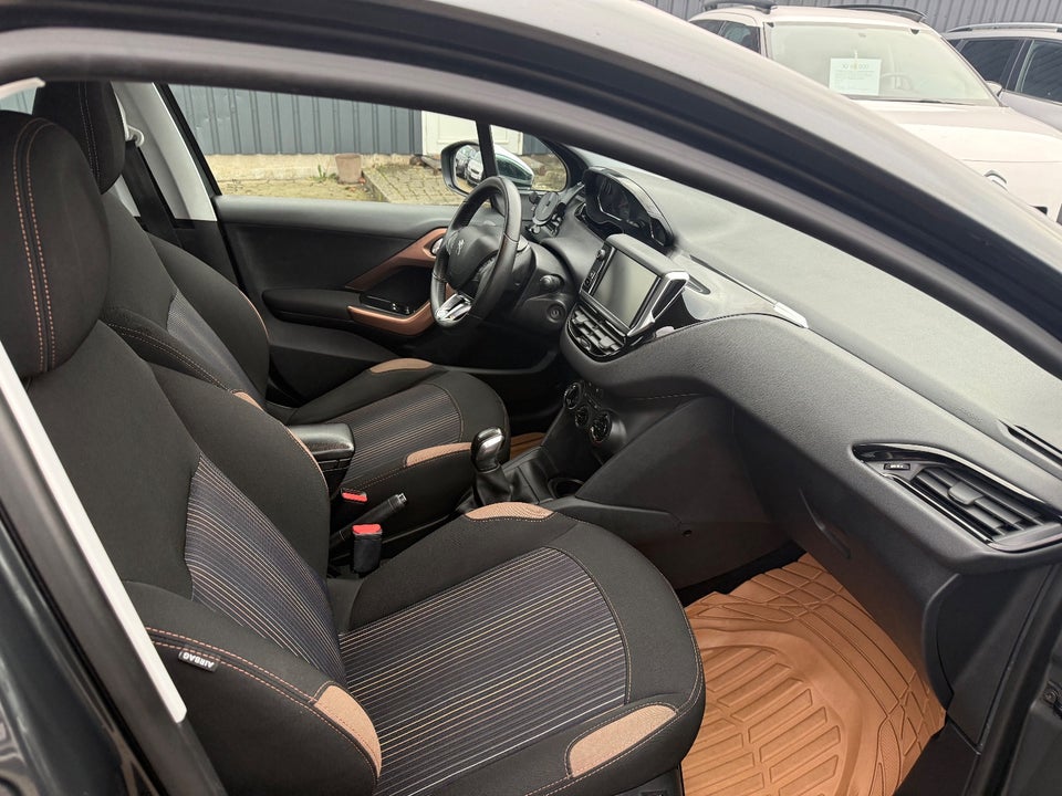 Peugeot 208 1,2 VTi Allure 5d