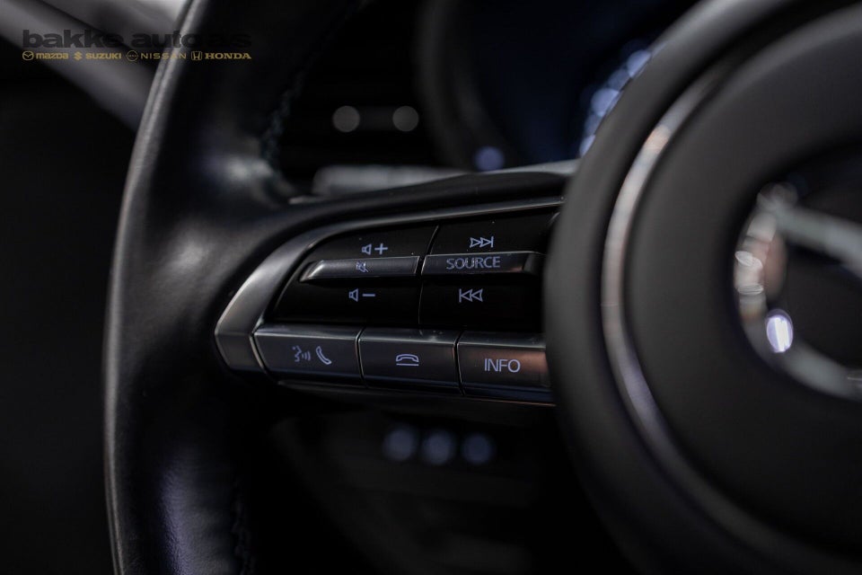 Mazda 3 2,0 e-SkyActiv-G 150 Cosmo Tech aut. 4d