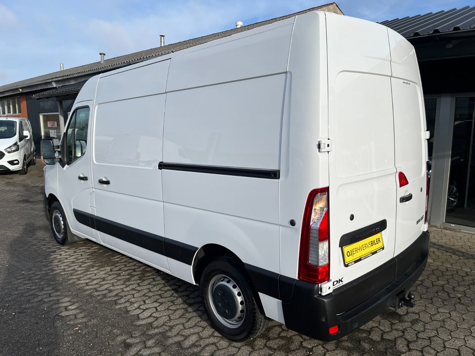 Renault Master IV T33 2,3 dCi 150 L2H2 Kassevogn