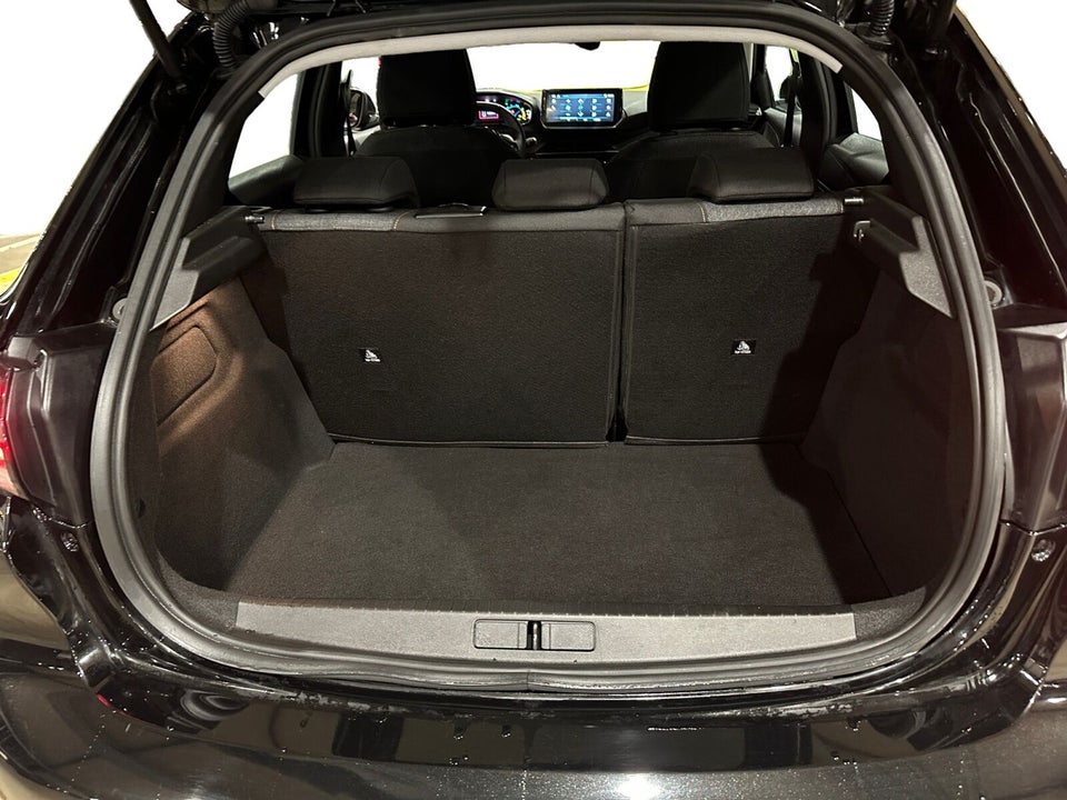 Peugeot e-208 50 Style 5d