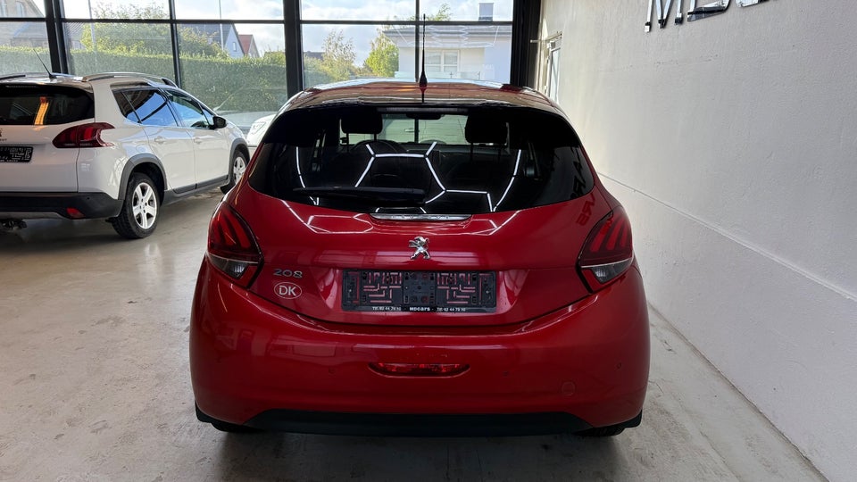 Peugeot 208 1,2 PureTech 110 Signature Sky 5d