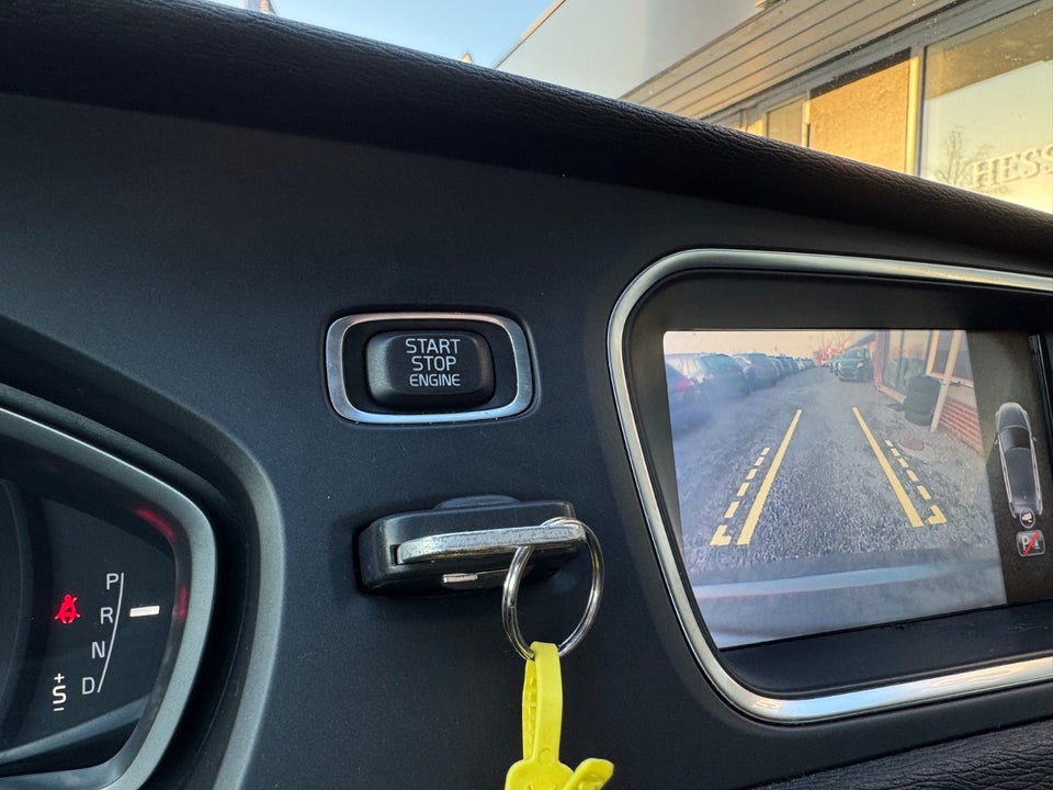 Volvo V40 1,6 D2 115 Momentum aut. 5d