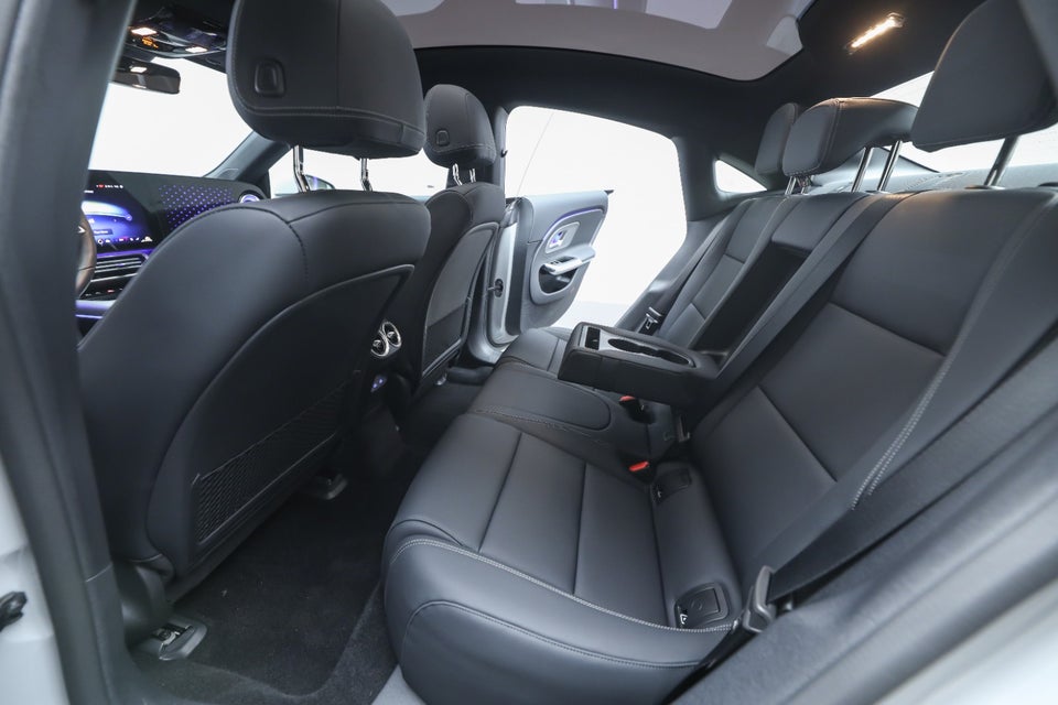 Mercedes CLA250+ EQ Progressive 4d