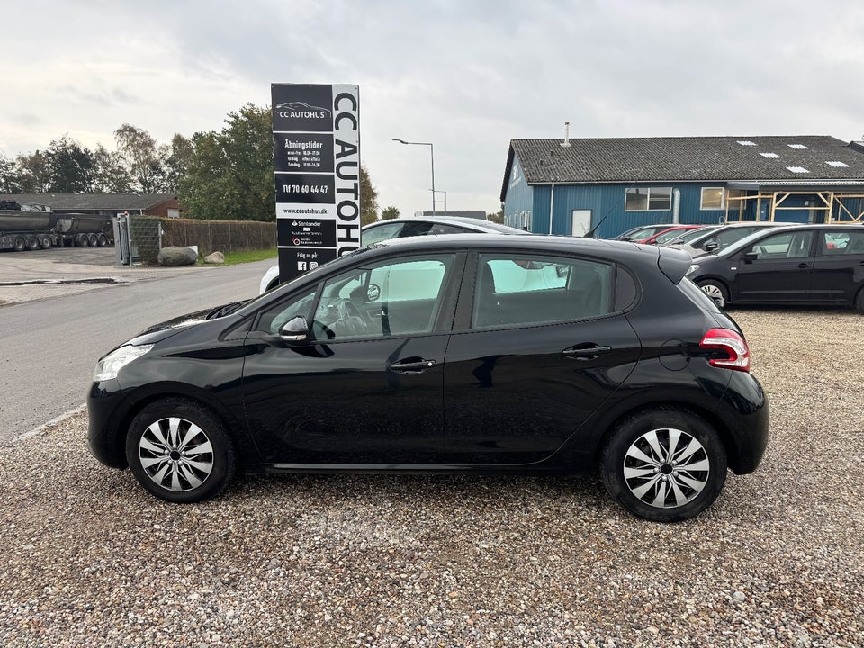 Peugeot 208 1,6 e-HDi 92 Active 5d