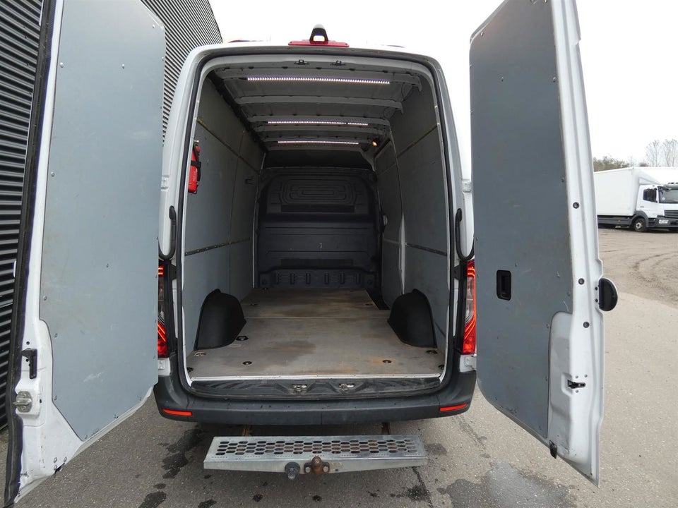 Mercedes Sprinter 317 2,0 CDi A2 Kassevogn aut. RWD