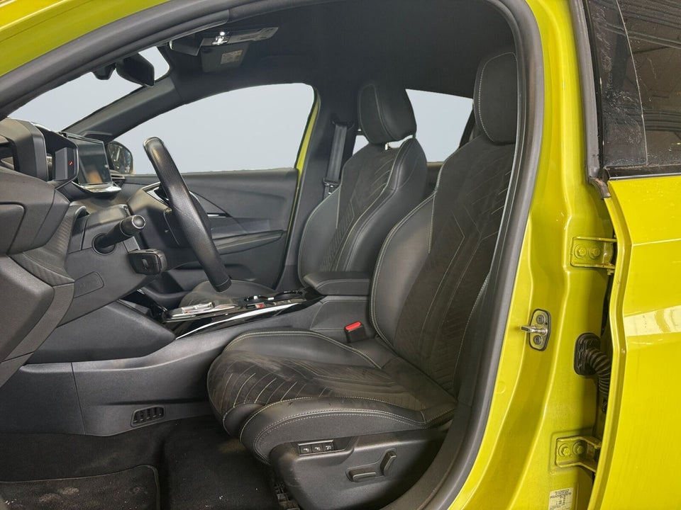 Peugeot e-208 54 GT 5d