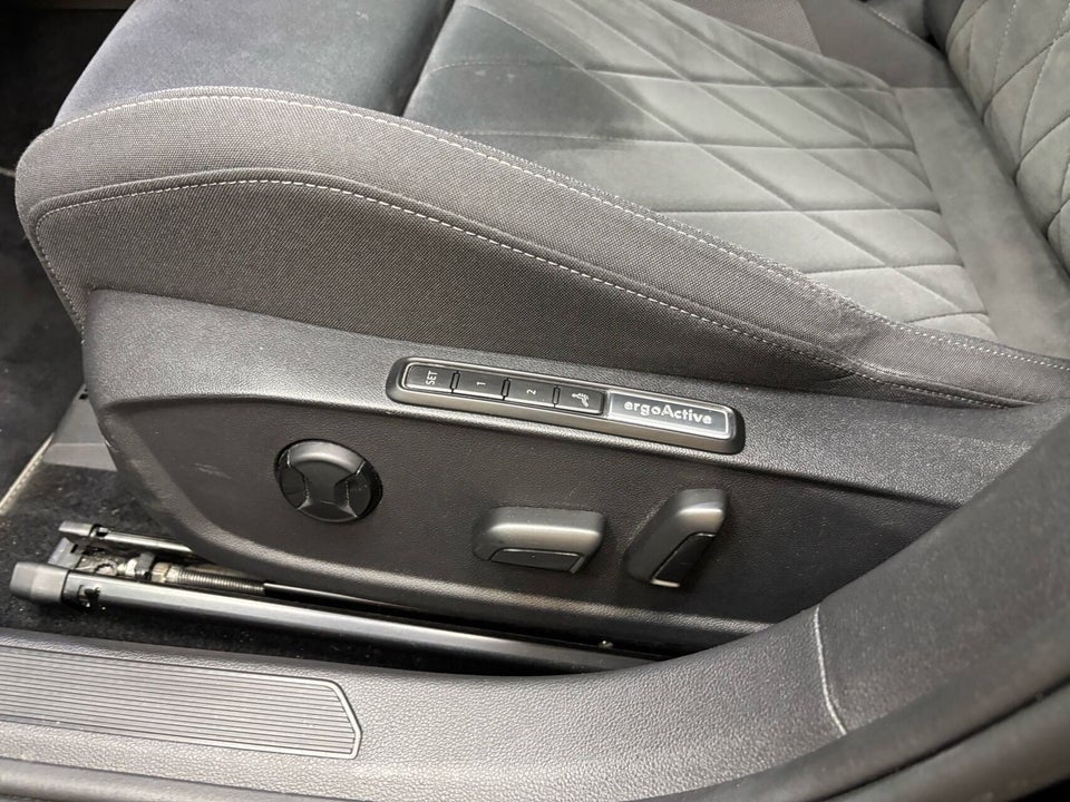 VW Golf VIII 1,5 eTSi 150 Style DSG 5d