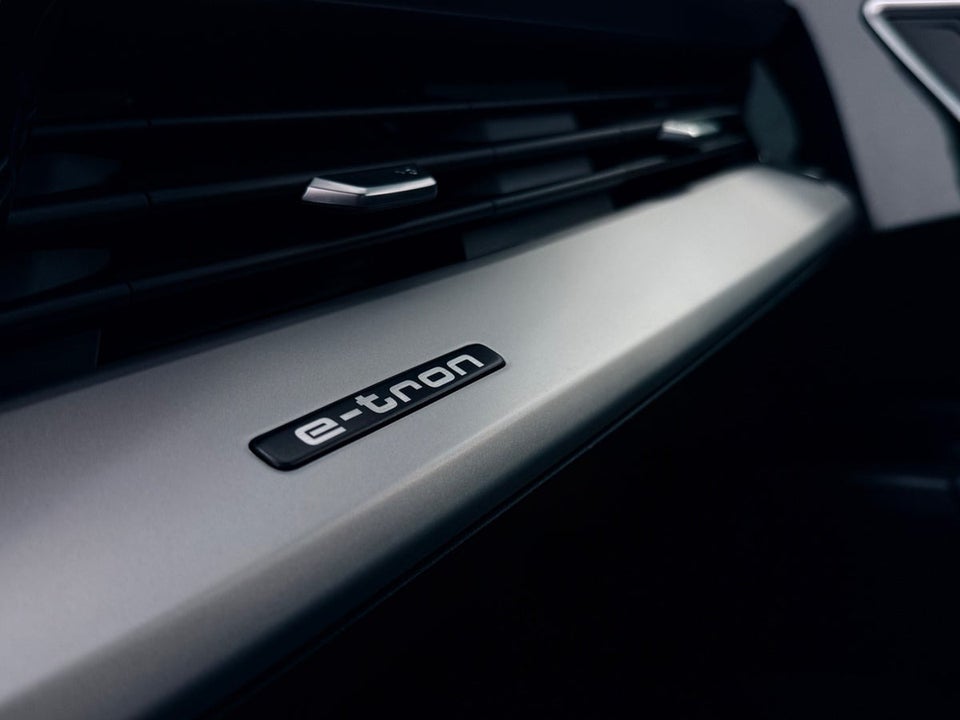 Audi Q4 e-tron 45 Progress 5d