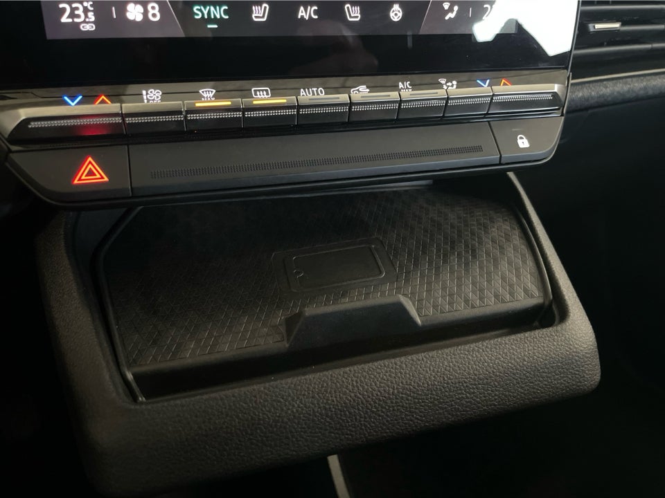 Renault Megane E-Tech 40 Equilibre 5d