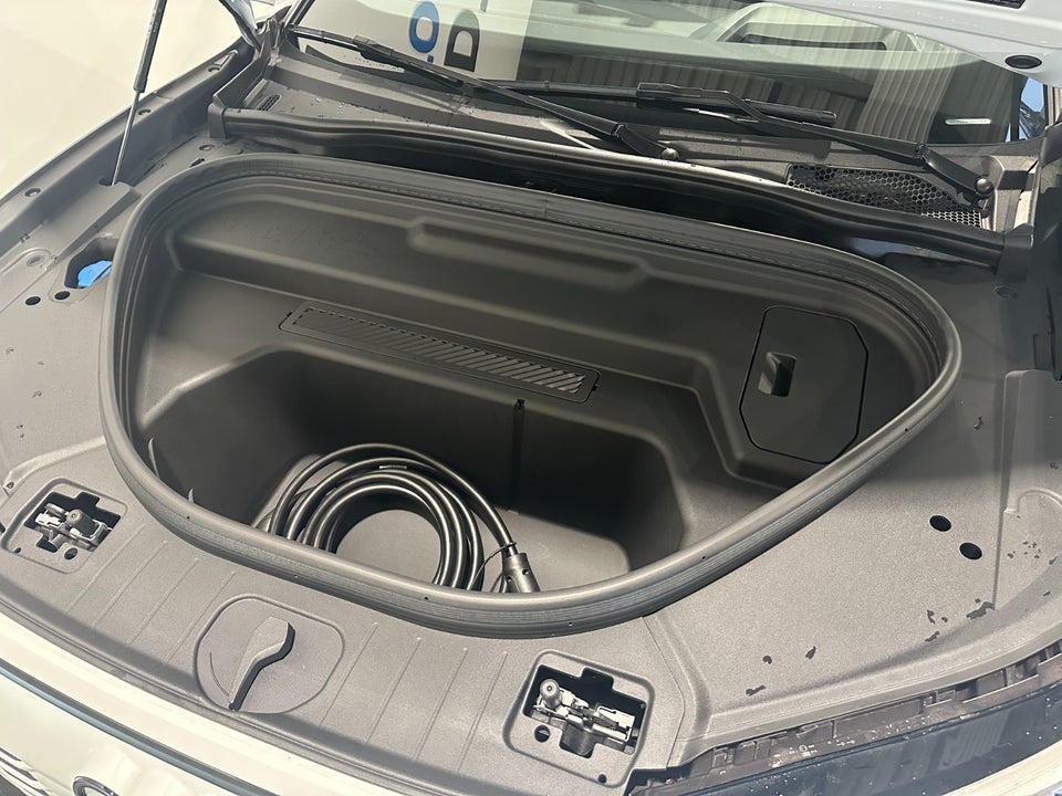 Audi SQ6 e-tron quattro 5d