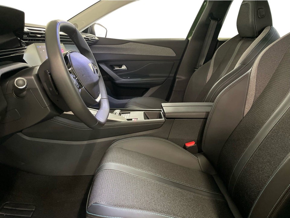 Peugeot 308 1,6 Hybrid First Selection EAT8 5d