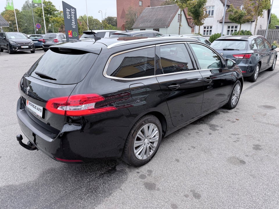 Peugeot 308 1,5 BlueHDi 130 Selection Sky SW 5d