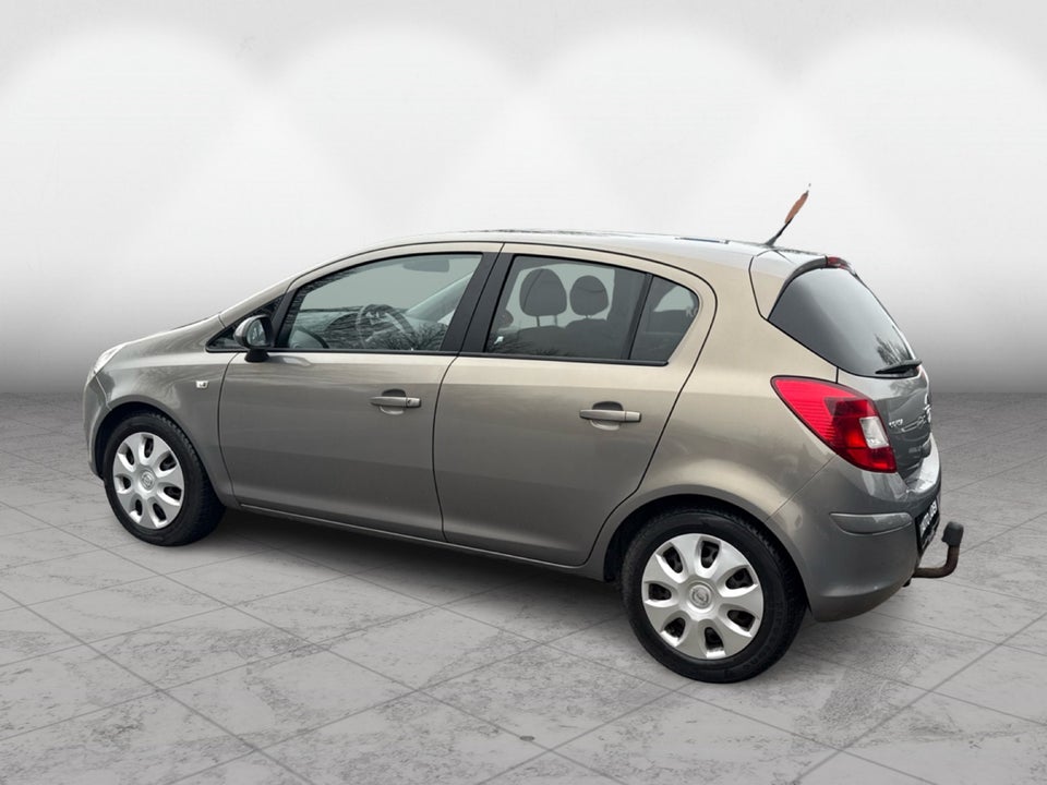 Opel Corsa 1,4 16V Cosmo 5d