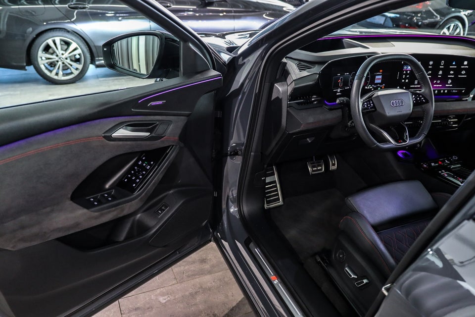 Audi SQ6 e-tron quattro 5d