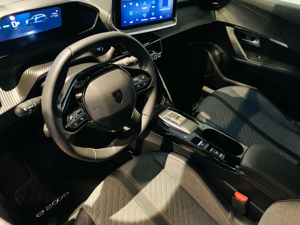Peugeot e-2008 50 Allure 5d