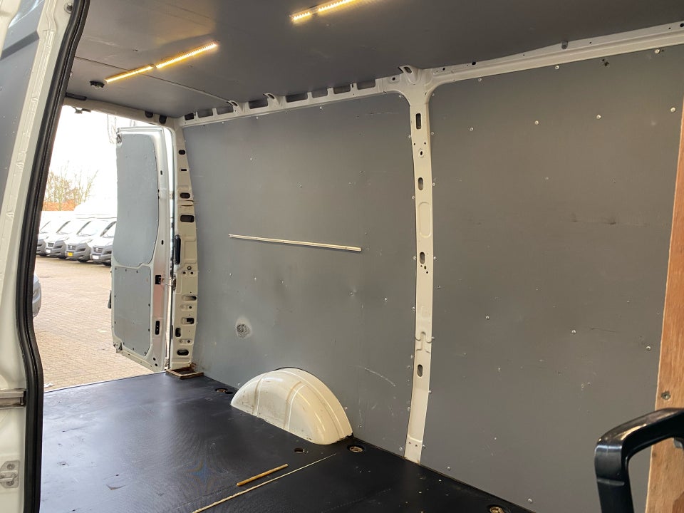 Iveco Daily 3,0 35S17 12m³ Van AG