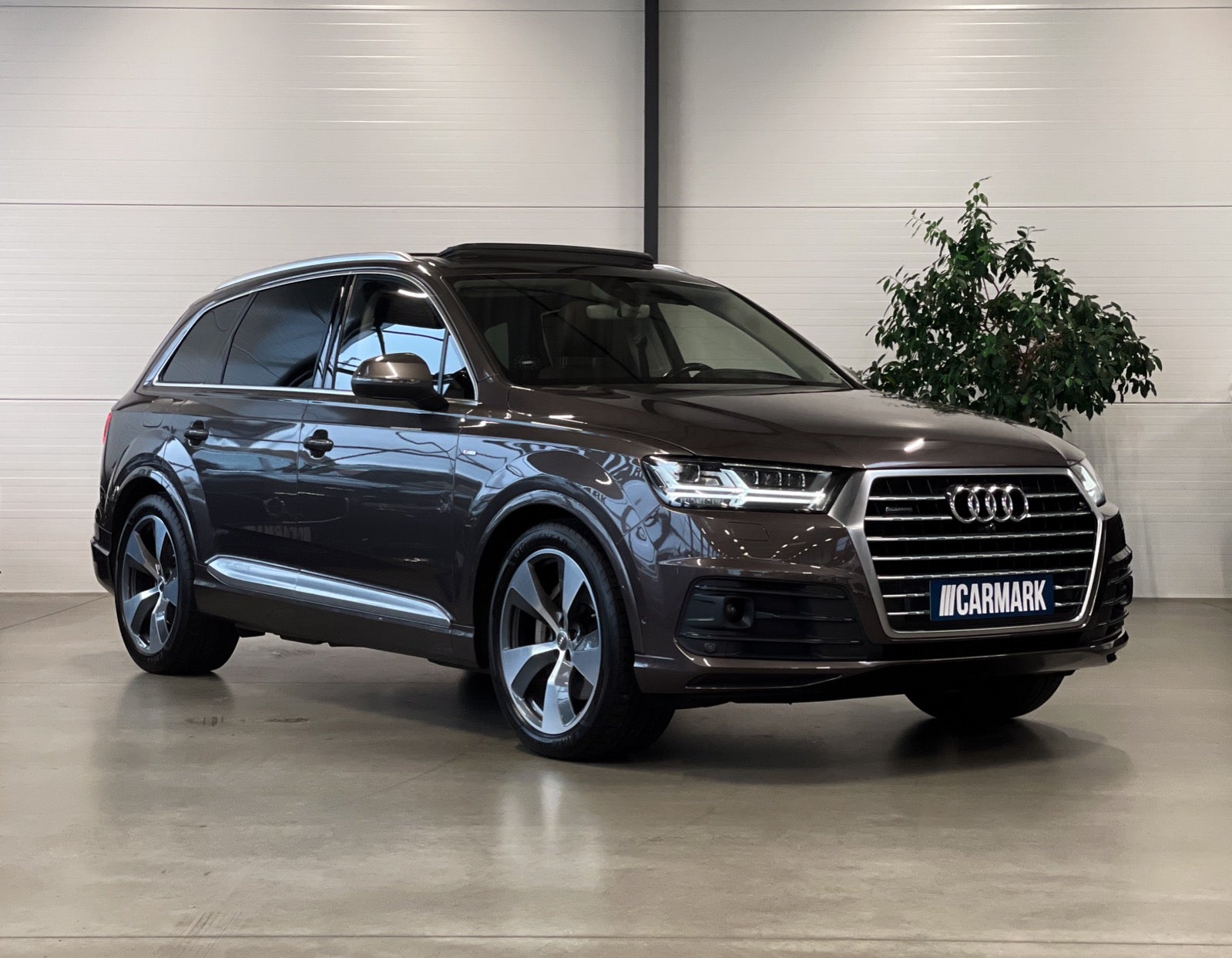 Audi Q7 3,0 TDi 272 S-line quattro Tiptr. 7prs 5d