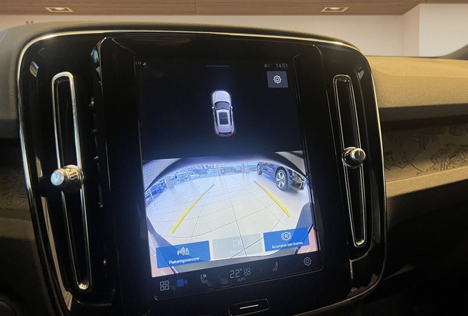 Volvo XC40 ReCharge Extended Range Plus 5d