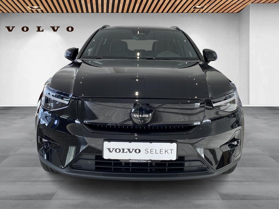 Volvo EX40 Extended Range Black Edition 5d