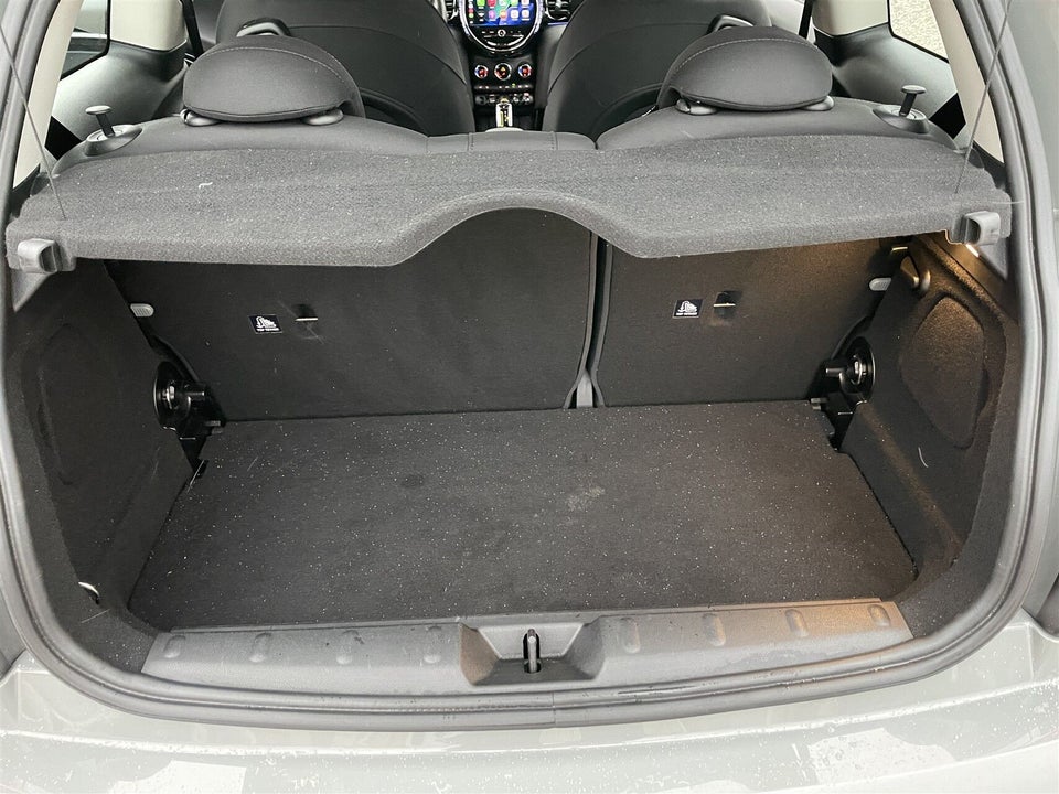 MINI Cooper SE Essential 3d