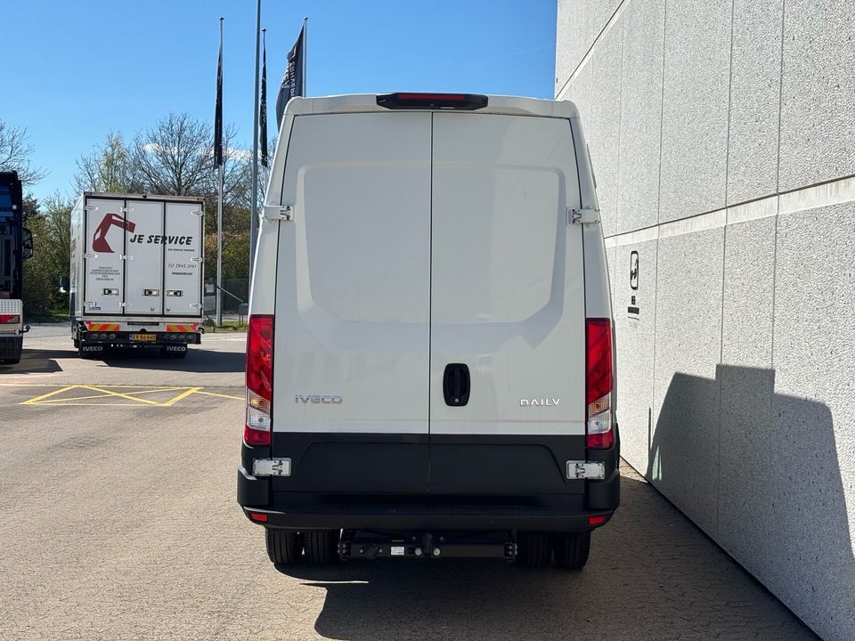 Iveco Daily 3,0 35C18 12m³ Van AG8