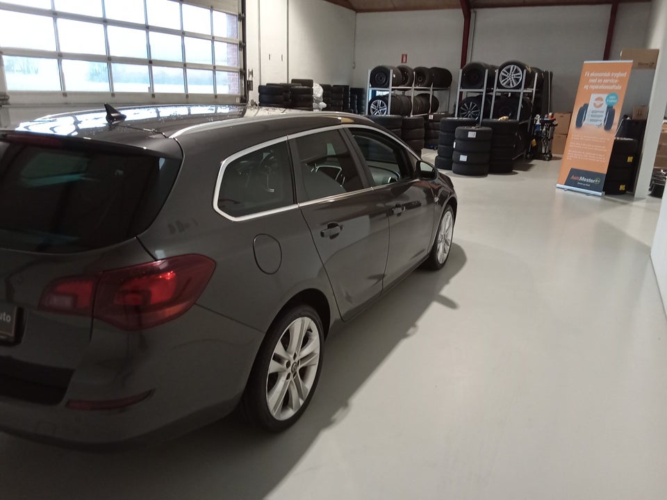 Opel Astra 1,4 T 140 Sport Sports Tourer 5d
