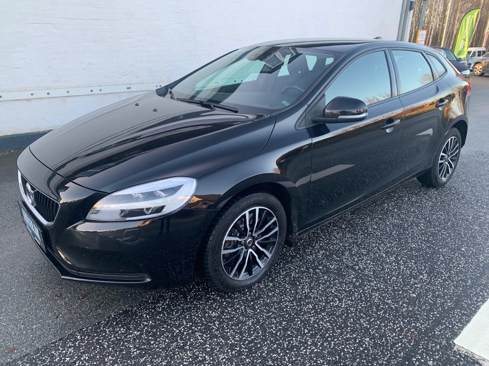 Volvo V40 1,5 T3 152 Momentum aut. 5d