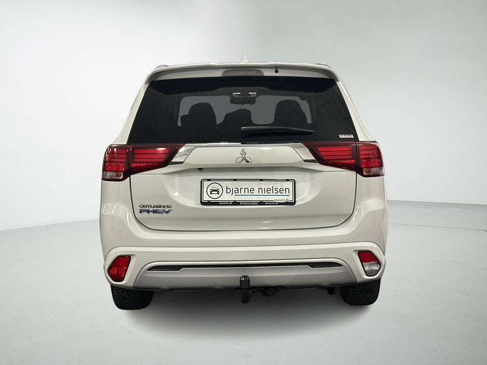 Mitsubishi Outlander 2,4 PHEV Inform+ CVT 4WD 5d