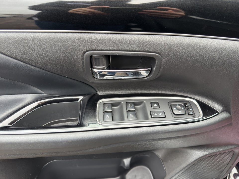 Mitsubishi Outlander 2,4 PHEV Inform CVT 4WD 5d