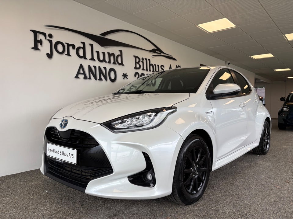 Toyota Yaris 1,5 Hybrid H3 e-CVT 5d