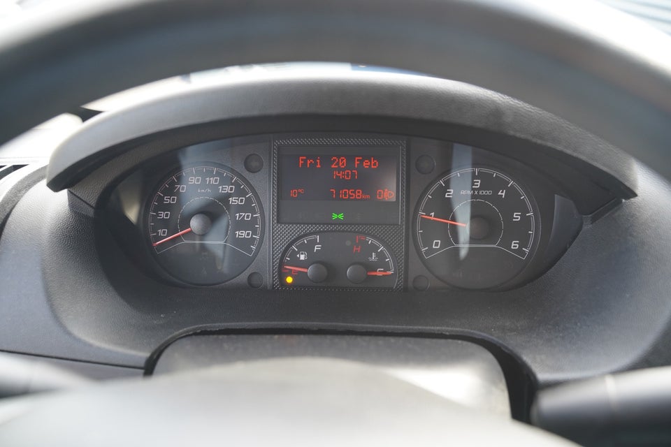 Peugeot Boxer 330 2,0 BlueHDi 130 L2H2