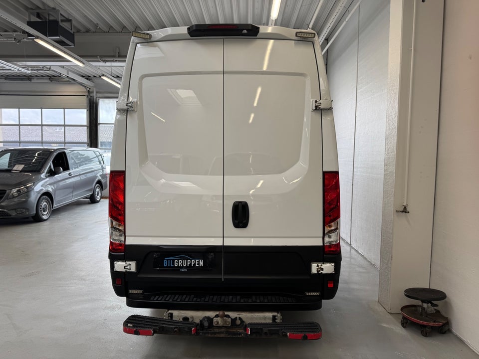 Iveco Daily 2,3 35S16 12m³ Van AG8